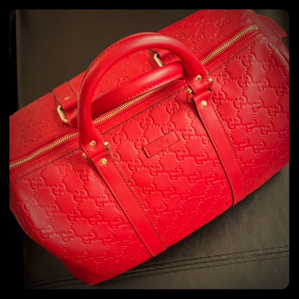 Excellent Condition Beautiful Red Leather Gucci
